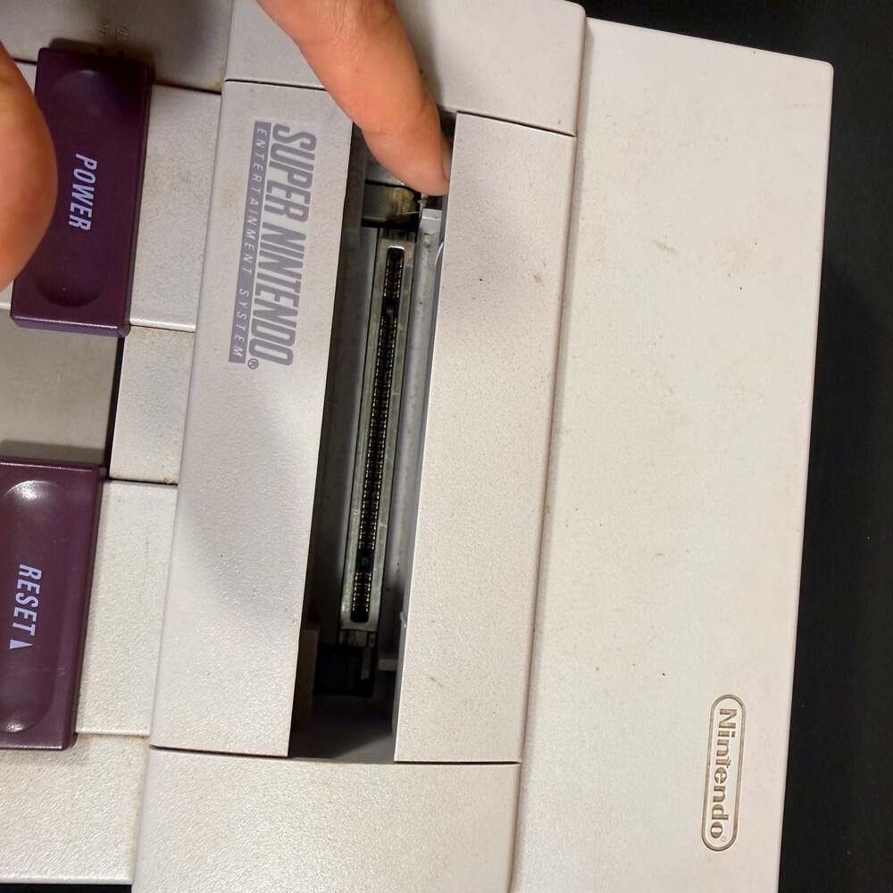 Super Nintendo Entertainment System Console Bundle with 3 Controllers UNTESTED - Picture 8 of 9